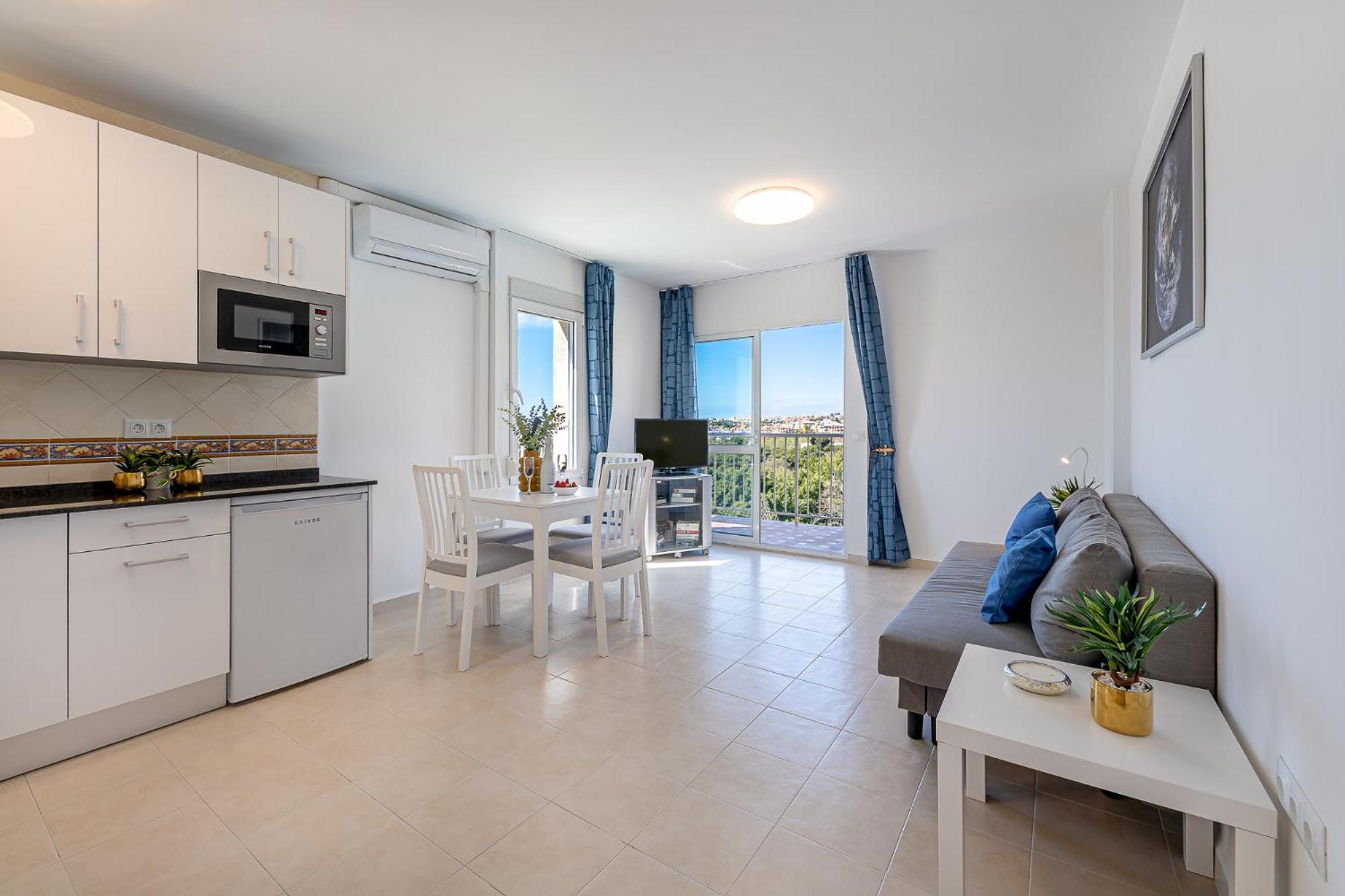 797 - Con Hermosas Vistas En Jupiter Benalmadena